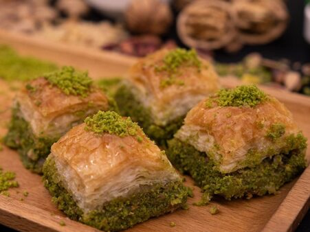 Pistachio Dry Baklava, 1 kg